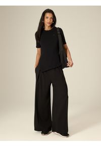 4f - 4F T-shirt regular gładki damski - czarny S. Okazja: na co dzień. Kolor: czarny. Materiał: dzianina, materiał, bawełna. Wzór: gładki. Styl: casual, klasyczny #2