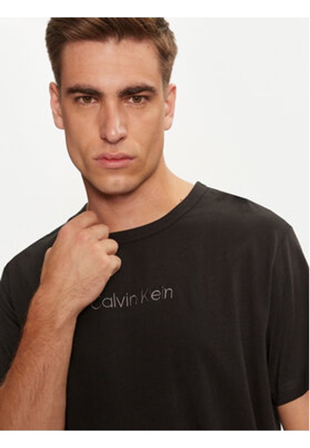 Calvin Klein Underwear T-Shirt 000NM2748E Czarny Regular Fit. Kolor: czarny. Materiał: bawełna