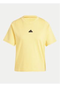 Adidas - adidas T-Shirt Z.N.E. IS3932 Żółty Regular Fit. Kolor: żółty. Materiał: bawełna