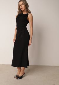 Born2be - Czarna Sukienka VICES Ozdobiona Aplikacją na Ramieniu Palleleora. Okazja: na wesele, na ślub cywilny. Kolor: czarny. Wzór: aplikacja. Typ sukienki: proste. Styl: elegancki #7