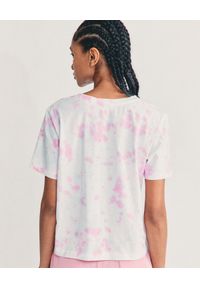 LOVE SHACK FANCY - Kolorowy t-shirt Calix. Okazja: na co dzień. Kolor: biały. Materiał: jeans, bawełna. Wzór: kolorowy. Sezon: lato. Styl: casual #4