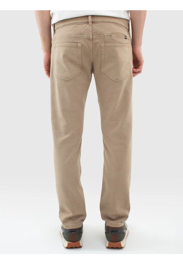 Big-Star - Spodnie męskie joggers beżowe Joggse 801. Okazja: na co dzień. Kolor: beżowy. Styl: casual