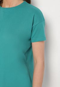 Born2be - Zielony Klasyczny T-shirt Oversize z Bawełny Zivassa. Okazja: na co dzień. Kolor: zielony. Materiał: bawełna. Styl: klasyczny #6