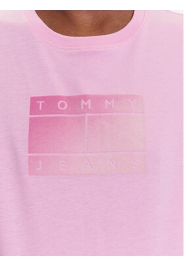 Tommy Jeans T-Shirt Gradient Flag DW0DW20905 Różowy Regular Fit. Kolor: różowy. Materiał: bawełna. Wzór: gradientowy