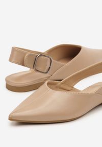 Renee - Beżowe Sandały Vices Slingback z Paskiem ze Sprzączką Nirarine. Okazja: na spacer. Nosek buta: szpiczasty. Zapięcie: pasek. Kolor: beżowy. Wzór: koronka. Materiał: koronka. Obcas: na obcasie. Styl: elegancki. Wysokość obcasa: średni