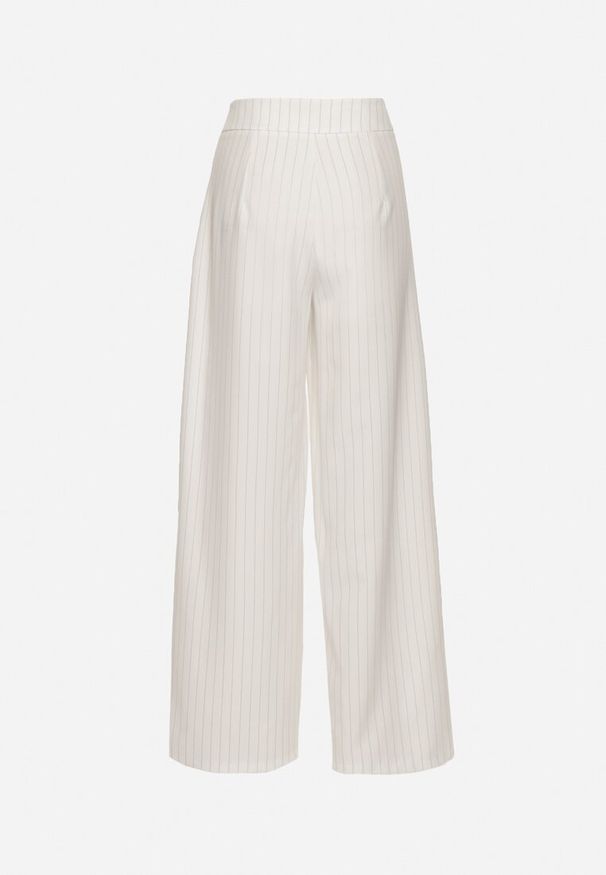 Born2be - Białe Garniturowe Spodnie Szerokie z Wiskozą i Paskiem Ellifira. Okazja: na co dzień, na spotkanie biznesowe. Kolor: biały. Materiał: wiskoza. Styl: casual, biznesowy, elegancki