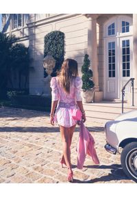 LOVE SHACK FANCY - Różowa sukienka Divine. Kolor: biały. Materiał: koronka, tkanina, bawełna. Wzór: koronka, haft, aplikacja, kwiaty. Długość: mini