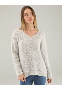 Unisono - BEŻOWY SWETER BOUCLE. Typ kołnierza: dekolt w serek. Kolor: beżowy. Materiał: dzianina. Długość rękawa: długi rękaw. Długość: długie #3