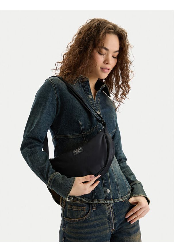 Guess Jeans Torebka W6RZ16 WK512 Czarny. Kolor: czarny
