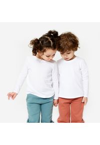 DOMYOS - Koszulka z długim rękawem dziecięca Domyos Basic. Kolor: biały. Materiał: bawełna, tkanina, prążkowany, elastan, materiał. Długość rękawa: długi rękaw. Długość: długie