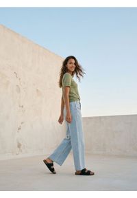 Sinsay - Swetrowa bluzka z ażurowymi detalami i wiskozą - zielony. Kolor: zielony. Materiał: wiskoza. Wzór: ażurowy #1