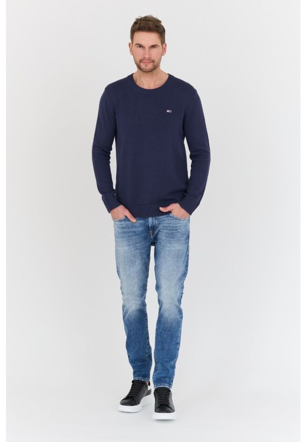 Tommy Jeans - TOMMY JEANS Granatowy sweter. Kolor: niebieski