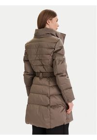 Guess Płaszcz zimowy W5BL30 W2802 Beżowy Regular Fit. Kolor: beżowy. Materiał: syntetyk. Sezon: zima