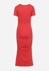 Born2be - Czerwona Sukienka Oreitheis. Kolor: czerwony. Długość rękawa: krótki rękaw. Wzór: aplikacja, gładki, jednolity. Typ sukienki: sportowe. Styl: sportowy, elegancki. Długość: mini #5