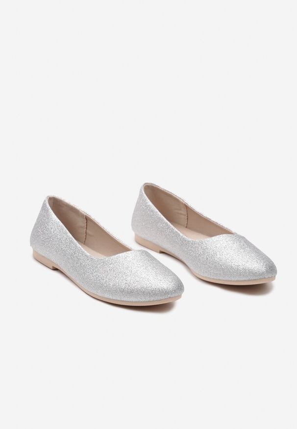 Born2be - Srebrne Płaskie Balerinki Pokryte Brokatowym Zdobieniem Qarneli. Okazja: na co dzień. Kolor: srebrny. Materiał: jeans. Wzór: aplikacja. Styl: elegancki, casual
