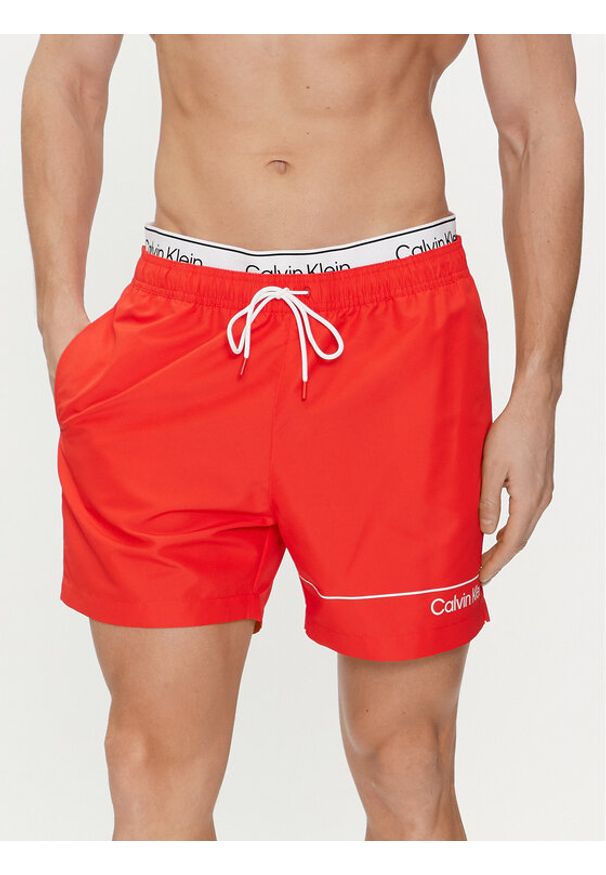 Calvin Klein Swimwear Szorty kąpielowe KM0KM00957 Czerwony Regular Fit. Kolor: czerwony. Materiał: syntetyk