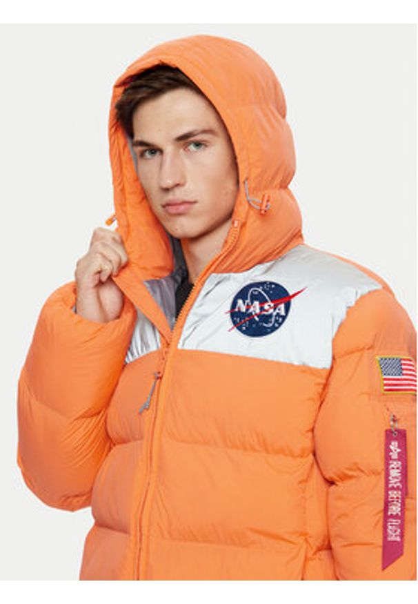 Alpha Industries Kurtka zimowa 148135 Pomarańczowy Regular Fit. Kolor: pomarańczowy. Materiał: syntetyk. Sezon: zima