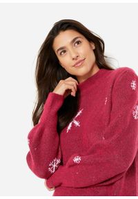 bonprix - Sukienka dzianinowa w płatki śniegu. Typ kołnierza: golf. Kolor: czerwony. Materiał: dzianina. Sezon: zima #2