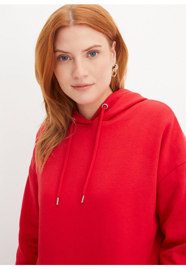 bonprix - Bluza z kapturem oversize. Typ kołnierza: kaptur. Kolor: czerwony