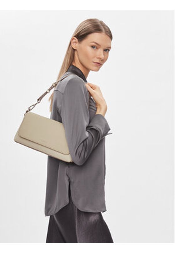 Calvin Klein Torebka Ck Must K60K611342 Écru. Materiał: skórzane