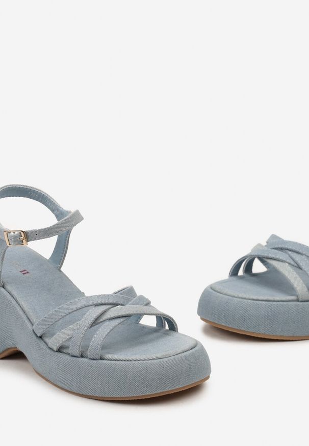 Born2be - Niebieskie Sandały na Koturnie z Platformą i Cienkimi Paskami Erwena. Zapięcie: pasek. Kolor: niebieski. Obcas: na koturnie