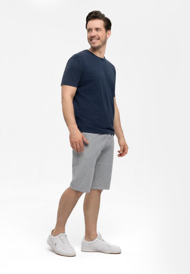 Volcano - Lekkie krótkie spodenki P-TONET. Materiał: włókno, skóra, bawełna, materiał. Długość: krótkie. Wzór: ze splotem, aplikacja, jednolity