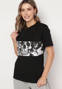 Born2be - Czarna Koszulka z Bawełny z Nadrukiem Amivira. Okazja: na co dzień. Kolor: czarny. Materiał: bawełna. Wzór: nadruk. Styl: casual, elegancki #4
