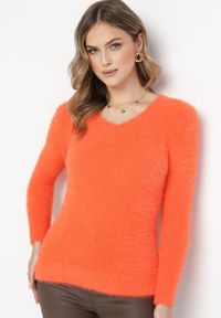 Born2be - Pomarańczowy Klasyczny Sweter z Puchatego Materiału Achien. Kolor: pomarańczowy. Materiał: materiał. Styl: klasyczny