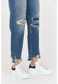 7 FOR ALL MANKIND Błękitne jeansy damskie THE MODERN STRAIGHT Z DZIURAMI, Rozmiar 30. Kolor: niebieski