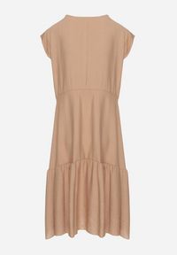 Born2be - Jasnobrązowa Wiskozowa Sukienka o Rozkloszowanym Kroju Lizena. Okazja: na co dzień, na imprezę. Kolor: brązowy. Materiał: wiskoza. Sezon: wiosna, lato. Styl: klasyczny, casual #3