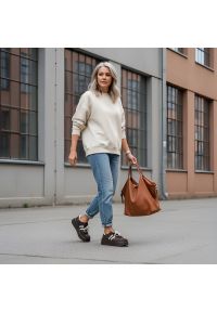 Czekoladowe Sneakersy Armodo Skórzane Buty Damskie. Zapięcie: pasek. Kolor: brązowy. Materiał: skóra. Obcas: na platformie. Styl: retro, sportowy #8