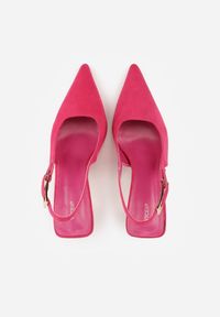 Renee - Fuksjowe Szpilki Slingback VICES z Imitacji Zamszu z Prostokątną Klamerką Natuma. Okazja: na co dzień, na randkę, na ślub cywilny, na wesele. Zapięcie: klamry. Kolor: różowy. Materiał: zamsz. Obcas: na szpilce. Styl: casual, elegancki #2