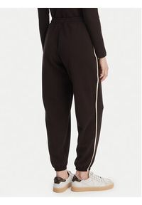Guess Spodnie dresowe V6GB02 K2915 Brązowy Regular Fit. Kolor: brązowy. Materiał: syntetyk #4