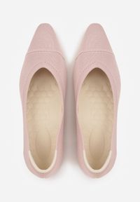 Renee - Różowe Czółenka VICES na Niskim Obcasie z Elastycznej Dzianiny z Amortyzującą Wkładką Zaehira. Nosek buta: szpiczasty. Kolor: różowy. Materiał: dzianina. Szerokość cholewki: normalna. Obcas: na obcasie. Wysokość obcasa: niski #5