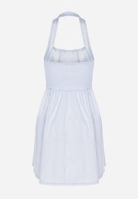 Born2be - Jasnoniebieska Bawełniana Sukienka Rozkloszowana na Szyję Kolaniela. Okazja: na co dzień. Kolor: niebieski. Materiał: bawełna. Sezon: wiosna. Typ sukienki: proste. Styl: casual, elegancki #4