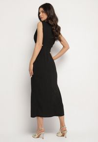 Born2be - Czarna Sukienka Rozkloszowana z Wycięciami w Talii z Metaliczną Ozdobą Galetia. Kolor: czarny. Wzór: aplikacja. Styl: elegancki, klasyczny