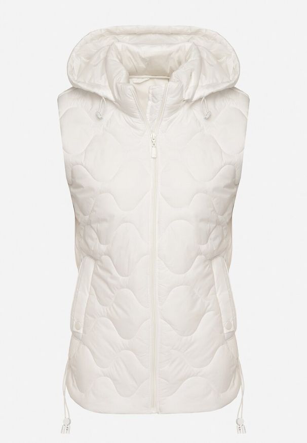 Born2be - Biała Kamizelka z Odpinanym Kapturem Ozdobiona Pikowaniem Cirisse. Okazja: na spacer, na co dzień. Kolor: biały. Materiał: jeans. Wzór: aplikacja. Styl: klasyczny, casual, elegancki