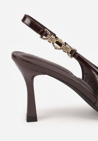 Renee - Brązowe Eleganckie Szpilki Slingback VICES z Ozdobną Aplikacją przy Pasku Natera. Zapięcie: pasek. Kolor: brązowy. Wzór: aplikacja. Obcas: na szpilce. Styl: elegancki. Wysokość obcasa: średni #2