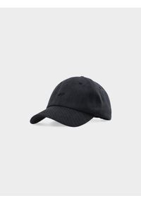 4f - Czapka z daszkiem strapback męska - głęboka czerń. Kolor: czarny. Materiał: materiał, bawełna. Wzór: haft. Sezon: lato. Styl: sportowy, casual, klasyczny