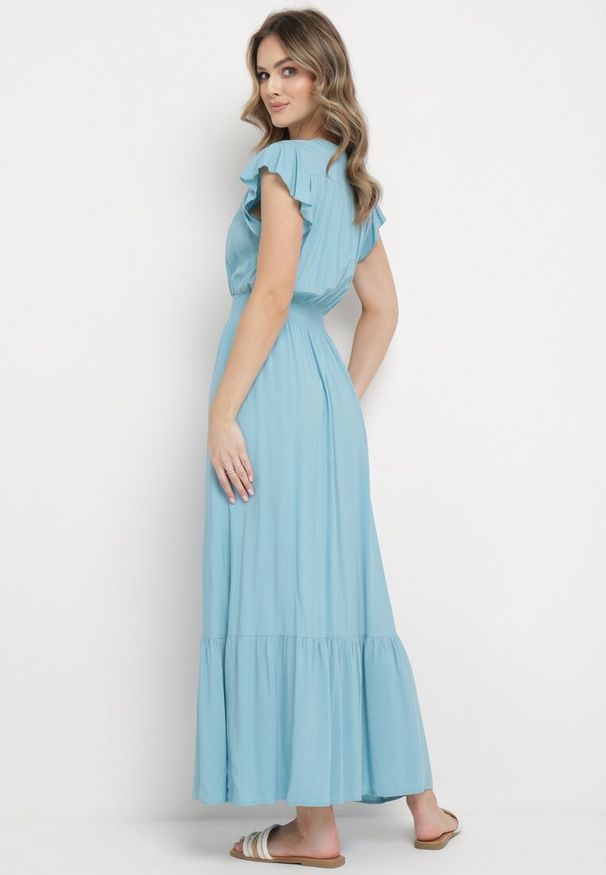 Born2be - Jasnoniebieska Bawełniana Sukienka Maxi z Kopertową Górą Rozkloszowana Xaliara. Okazja: na imprezę, na ślub cywilny, na wesele. Kolor: niebieski. Materiał: bawełna. Sezon: lato. Typ sukienki: kopertowe. Długość: maxi