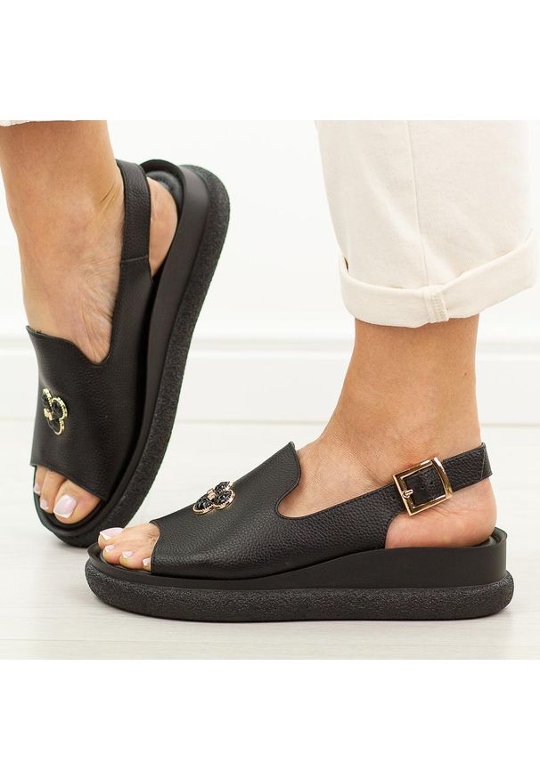 Czarne skórzane sandały damskie T.Sokolski 476. Okazja: na co dzień. Kolor: czarny. Materiał: skóra. Sezon: wiosna, lato. Obcas: na platformie. Styl: casual, klasyczny, elegancki