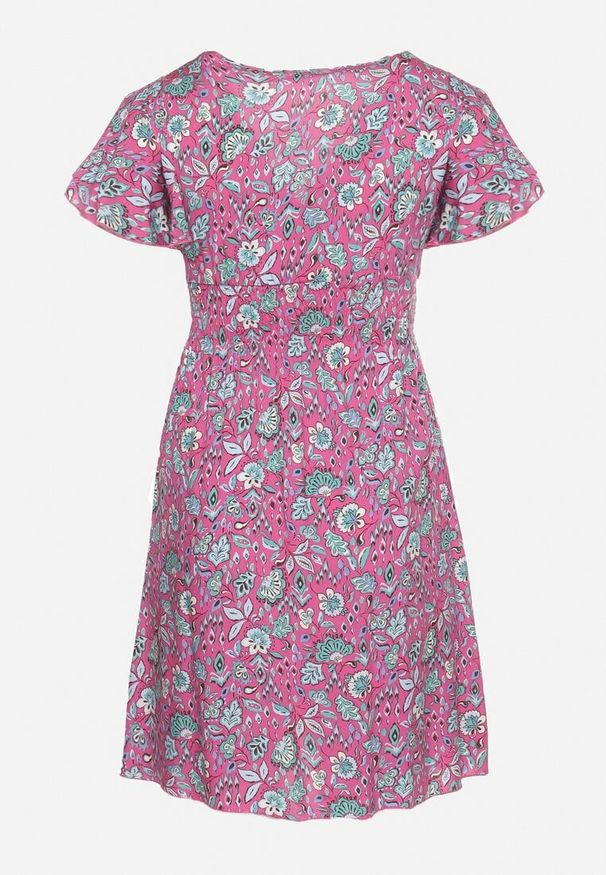 Born2be - Różowa Wiskozowa Sukienka w Kwiaty z Trójkątnym Dekoltem i Gumką w Talii Tivara. Okazja: na co dzień, na randkę. Kolor: różowy. Materiał: wiskoza. Wzór: kwiaty. Sezon: lato. Styl: casual, elegancki