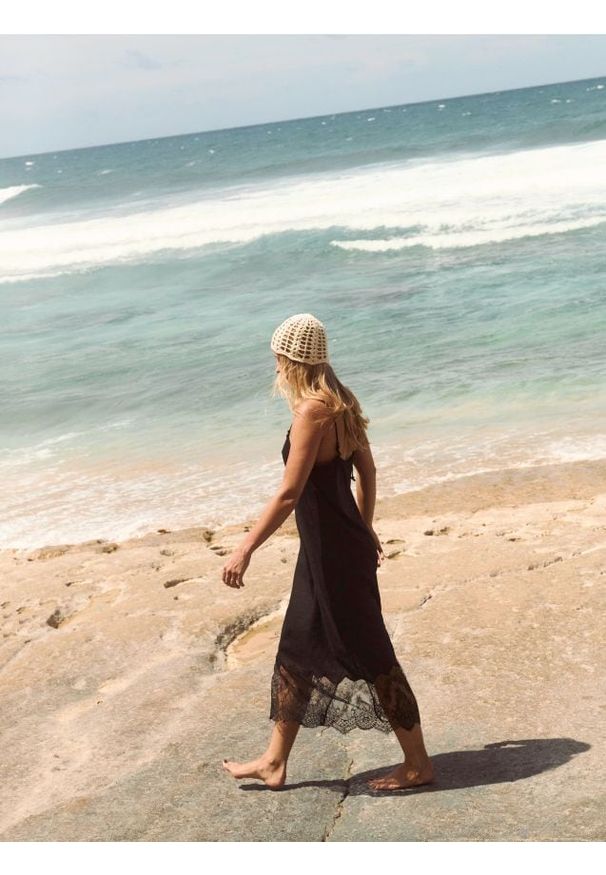 Reserved - Sukienka z lnem - czarny. Kolor: czarny. Materiał: len. Typ sukienki: proste