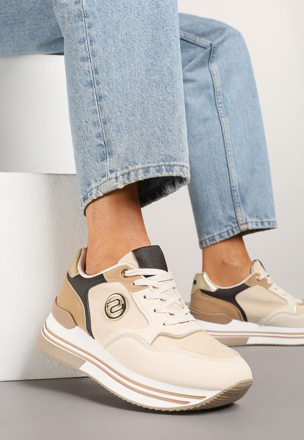 Born2be - Beżowe Sneakersy na Grubej Podeszwie z Ozdobną Naszywką Ronivelle. Kolor: beżowy. Materiał: jeans. Wzór: aplikacja