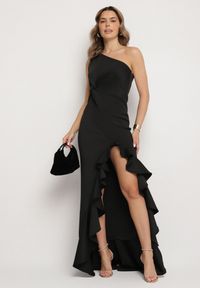 Born2be - Czarna Sukienka Asymetryczna z Ozdobną Falbaną Lunorilla. Kolor: czarny. Typ sukienki: asymetryczne #1