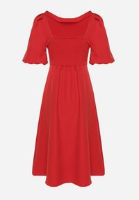 Born2be - Czerwona Sukienka o Rozkloszowanym Kroju z Bufiastymi Rękawami Melisseia. Kolor: czerwony. Styl: klasyczny #7