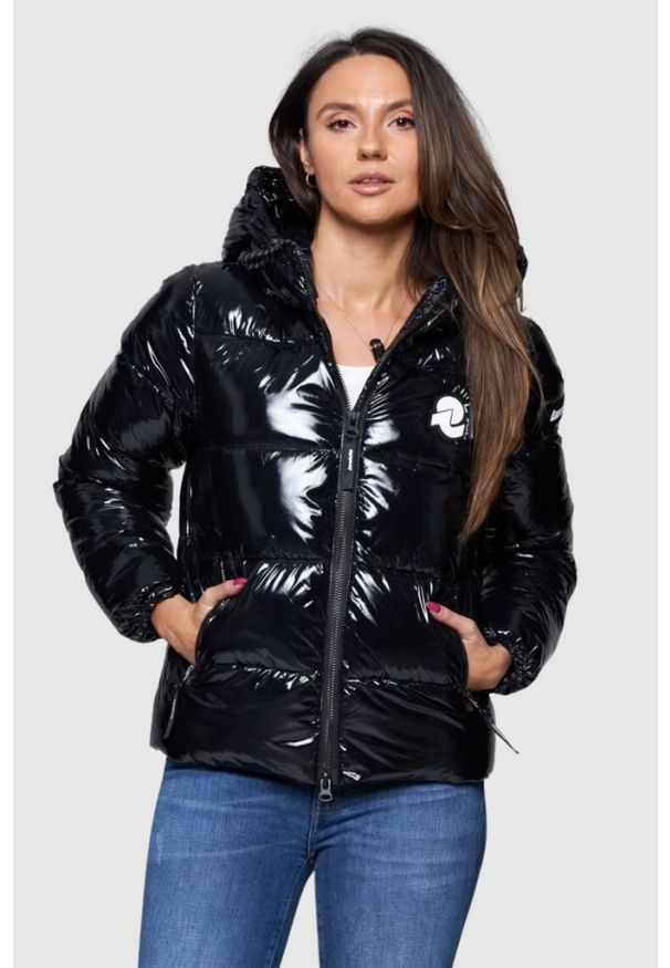 Invicta - INVICTA Błyszcząca krótka kurtka puchowa damska z kapturem, Rozmiar XS. Typ kołnierza: kaptur. Kolor: czarny. Materiał: puch. Długość: krótkie