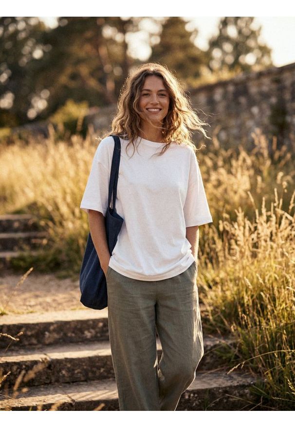 Sinsay - Bawełniana koszulka basic - biały. Kolor: biały. Materiał: bawełna