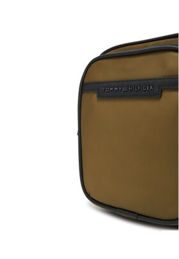 TOMMY HILFIGER - Tommy Hilfiger Saszetka Th Repreve Mini Reporter AM0AM13465 Brązowy. Kolor: brązowy. Materiał: materiał