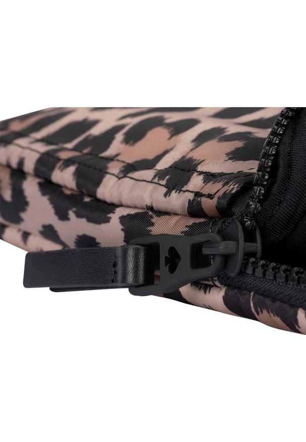 Etui Kate Spade New York Puffer Sleeve do MacBook Pro 16'' / Laptop 16'' (Classic Leopard). Materiał: puch. Styl: elegancki, casual